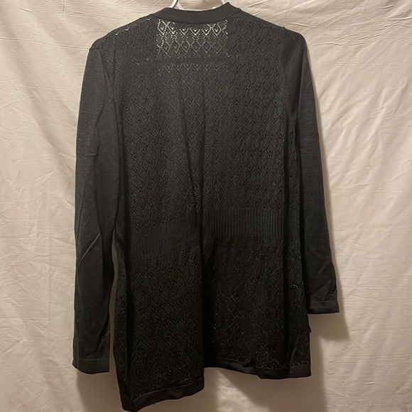 Quick and easy cover-up for all occasions - Picture 3 of 3